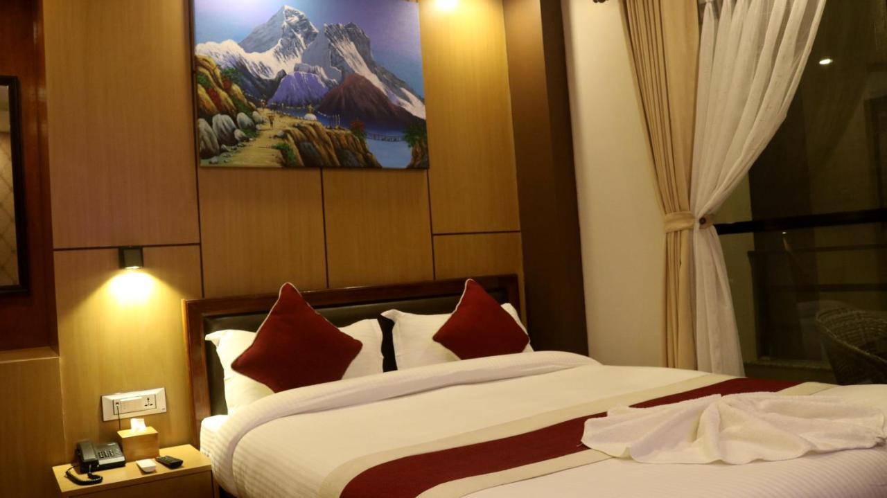 Hotel Family Ties Pvt. Ltd. Kathmandu Bagian luar foto